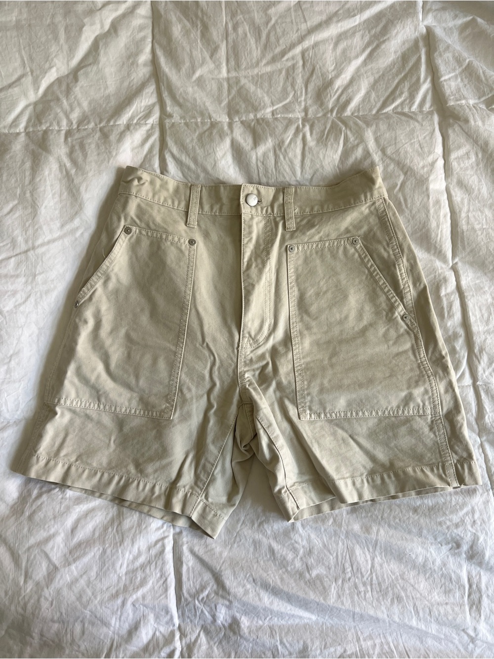 Madewell Women’s Casual Cotton Workwear Shorts in Light Beige